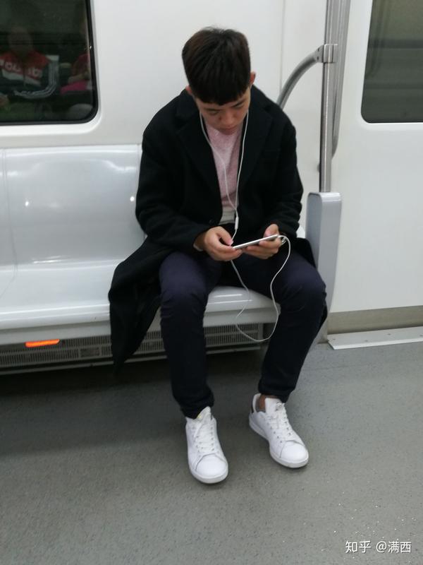 有哪张不知名的男生照片让你特别心动念念不忘珍藏至今,一直想知道他