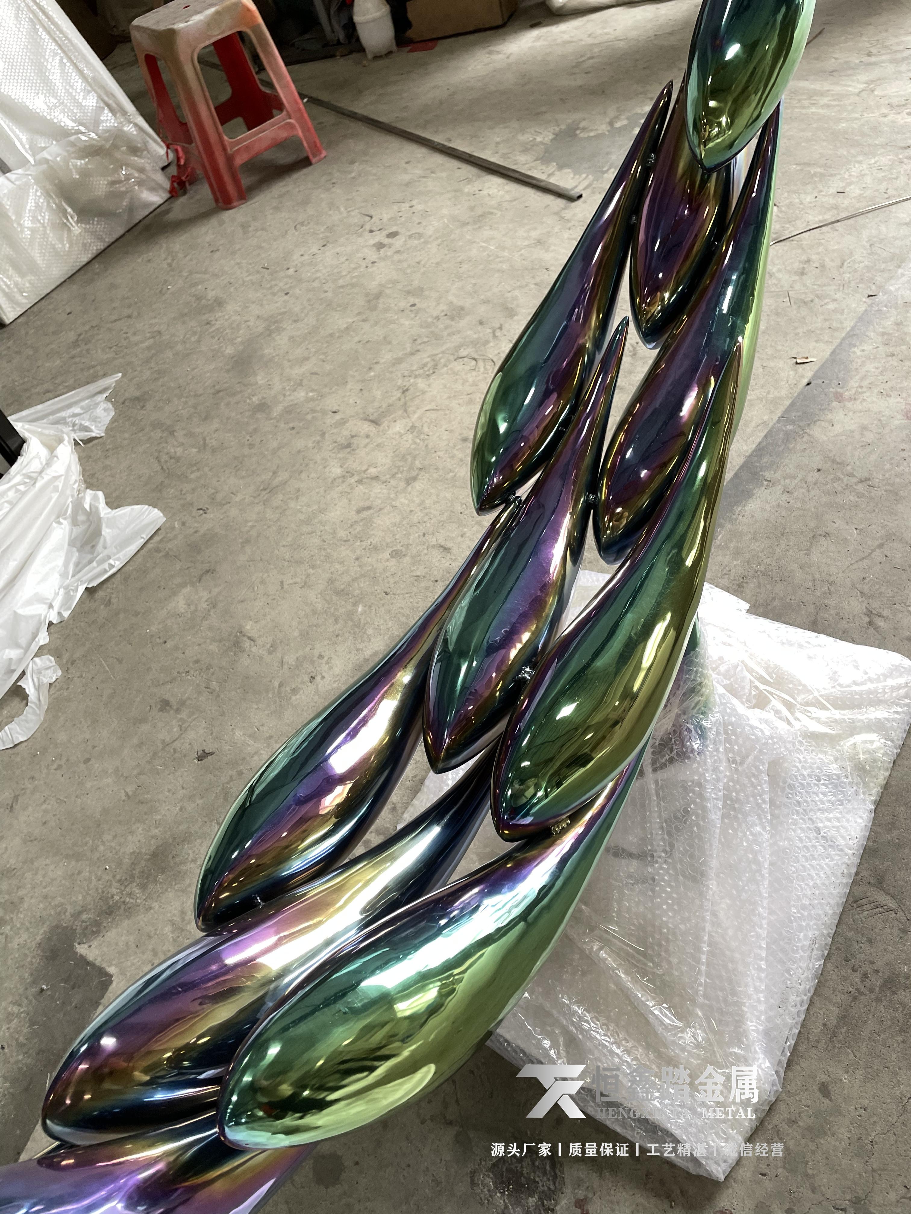 真空电镀七彩鱼群圆环雕塑