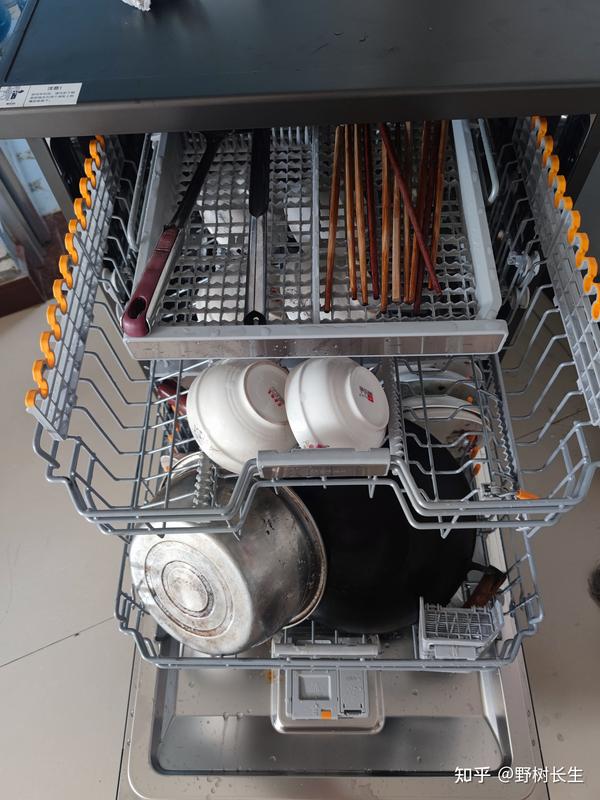 二,美的洗碗机gx1000餐具装载和摆放展示