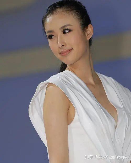 中国第一车模兽兽翟凌