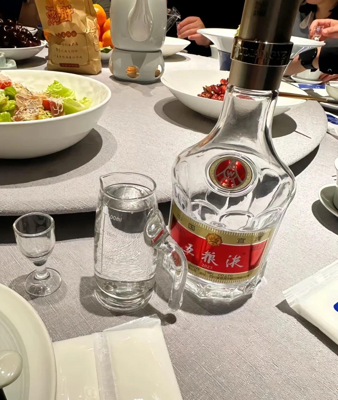 酒桌文化的6个潜规则,年轻人真的不想再忍了 - 知乎