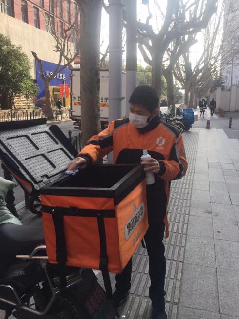 便利蜂店员的春节故事重庆3c生活媒体 1人赞同了该