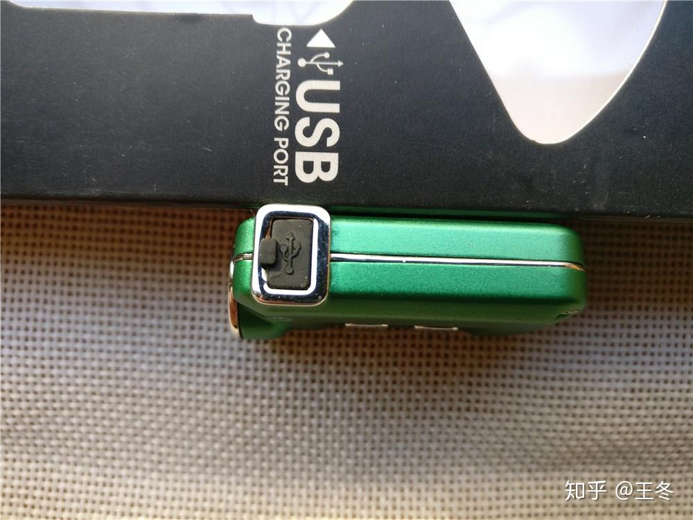nitecore 奈特科尔充电钥匙扣迷你手电tini