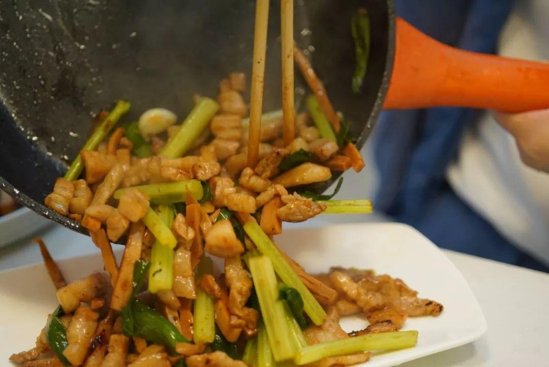 炒什么菜好吃又下饭家常 v2-a7ac1eaadfa1ba9862ab4de89f4f962a_r.jpg