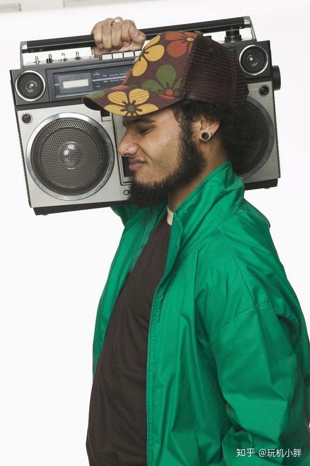 解析肩扛式音箱鸡肋还是神作