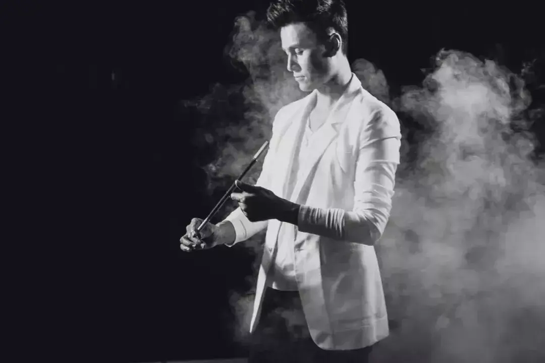 人物历程黑先生刘世杰匠心二十载他的魔术依然会让所有人感动