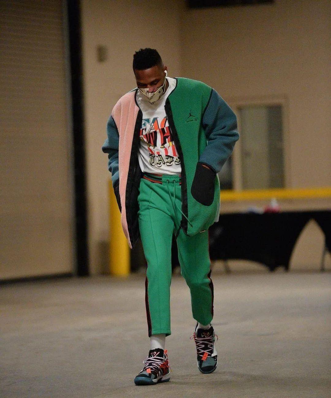 明星上脚nba球星穿搭大比拼你会把最潮鞋王这一票投给谁