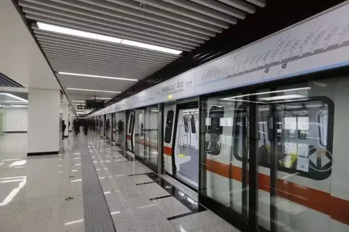 我是兰州地铁4号线让你久等了各位