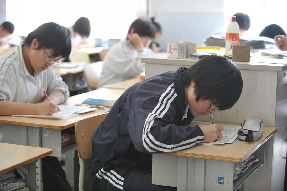 高考必刷卷文科生没有好出路只要选对专业照样可以很吃香