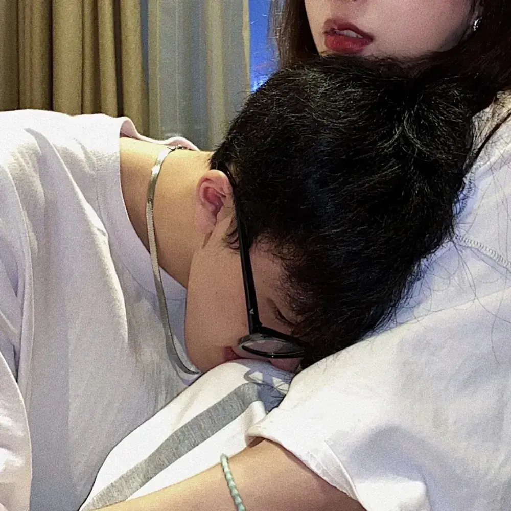 一些超级特别又好看的情侣头像,共190张-最好看的情侣头像动漫一人一半