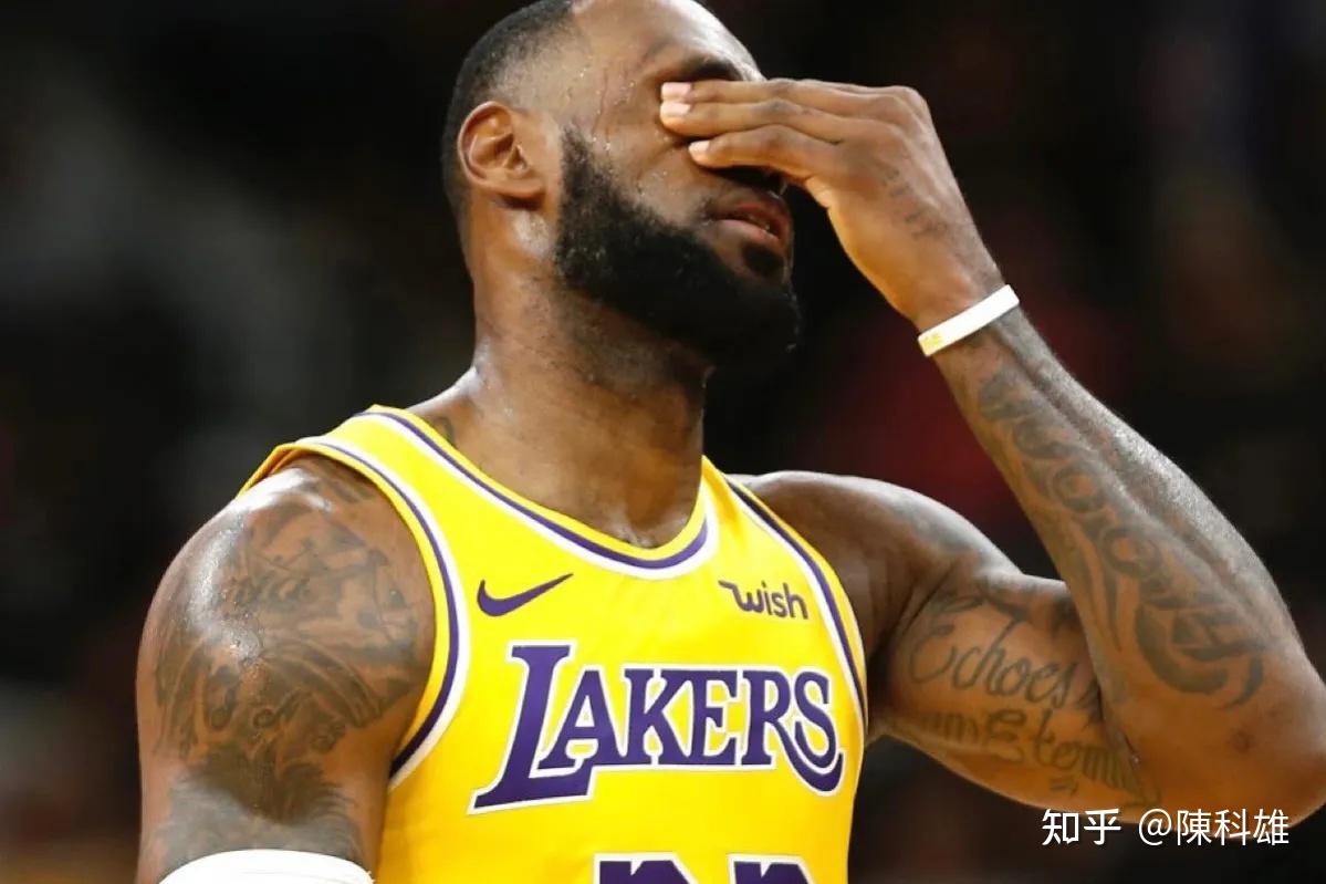 美媒将文班亚马与杜兰特和詹姆斯的新秀赛季作对比,谁是最强新秀