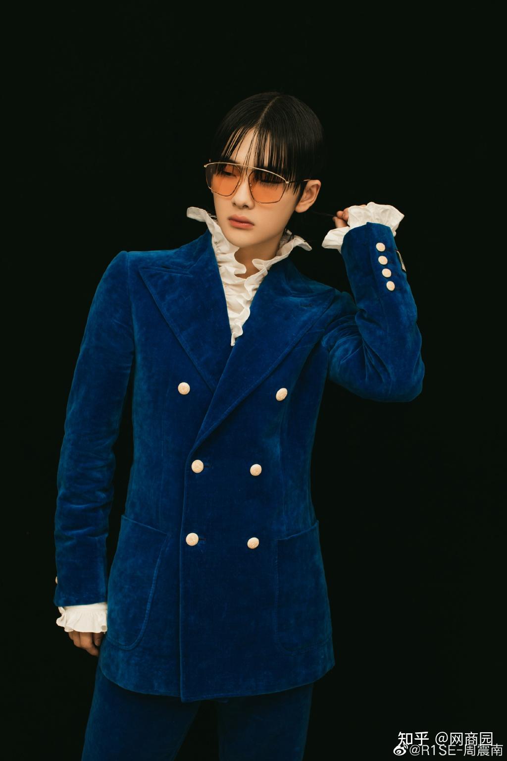 周震南教你如何来穿搭,这一套写真绝了,论表现力只服他!