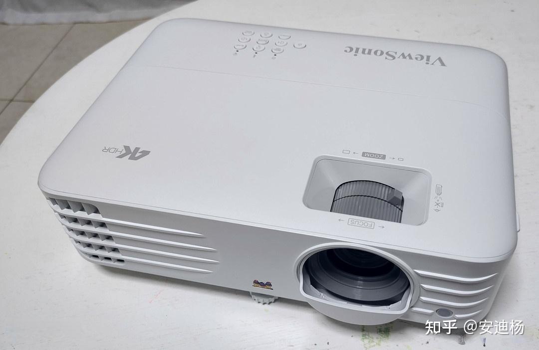 投影仪选购技巧与操作 v2-a8e18c8d3f39fc134e2f4d2c91b32a8e_r.jpg