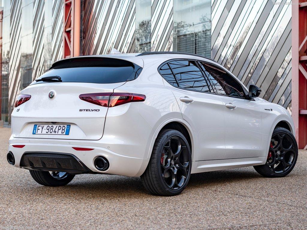 满满运动气息阿尔法罗密欧stelvio特别版官图