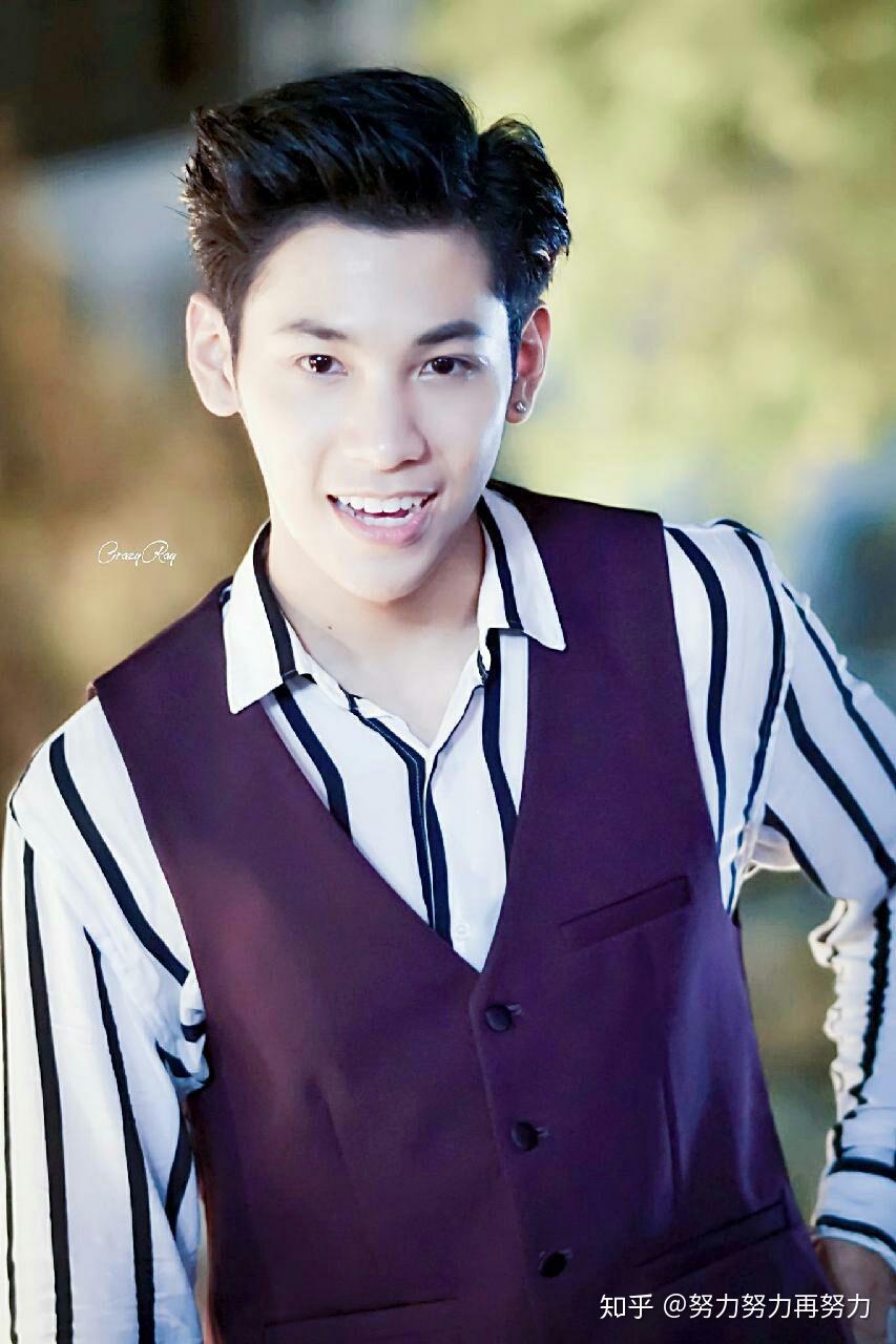 如何评价泰国明星singto的长相