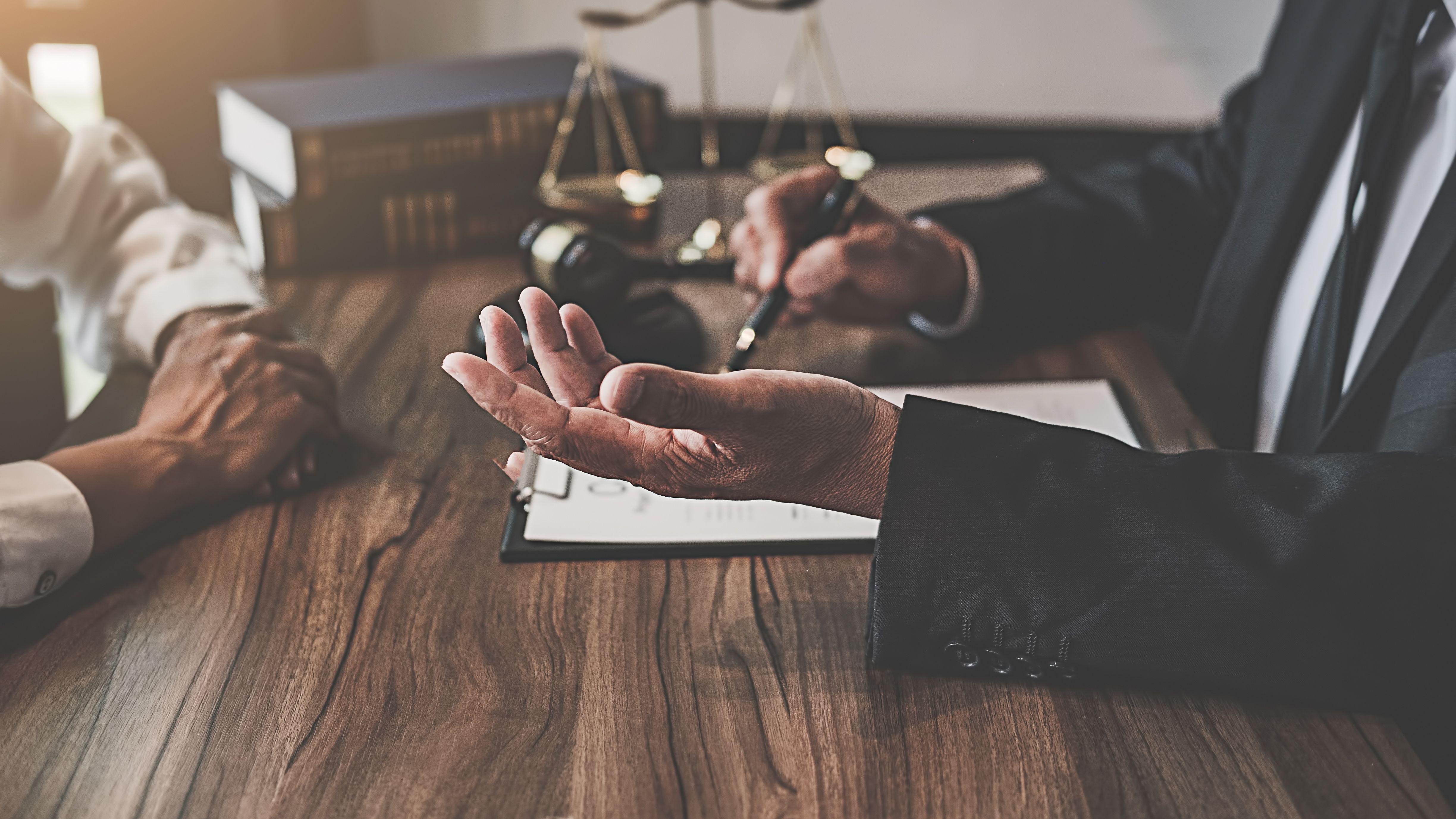 大所合伙人 vs. 公司法务总监，谁在法律行业拥有更高的收入上限？ - 知乎