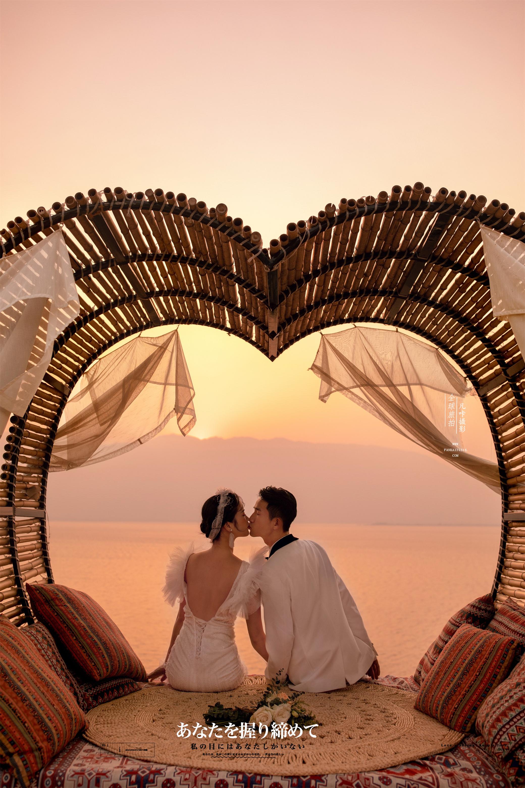 沉浸在夕阳余辉里的甜大理旅拍婚纱照