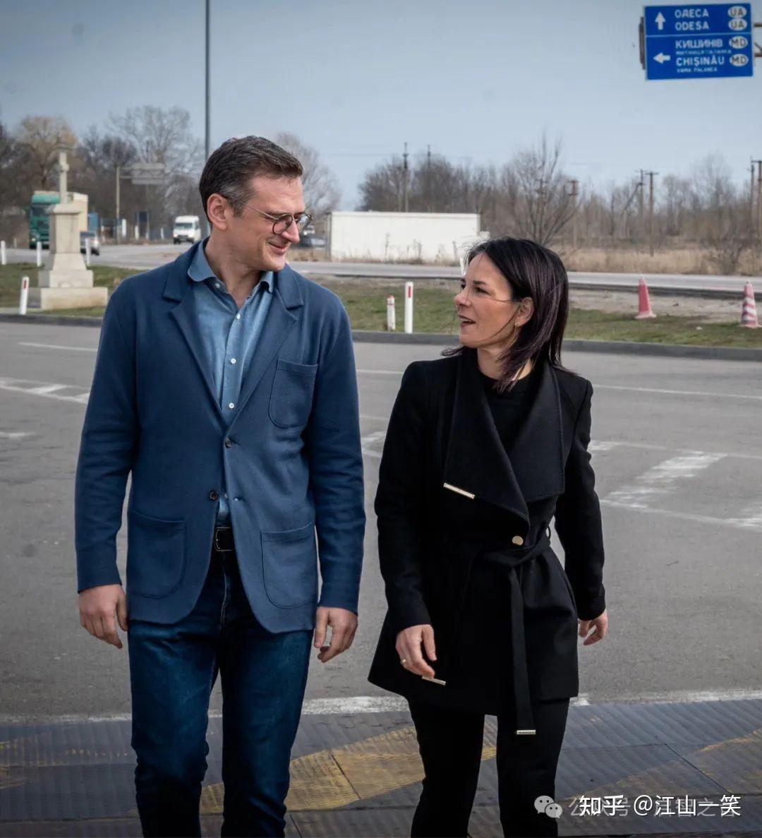 7,保加利亚政府宣布,由总理尼古拉·登科夫率领的保加利亚代表团于2月