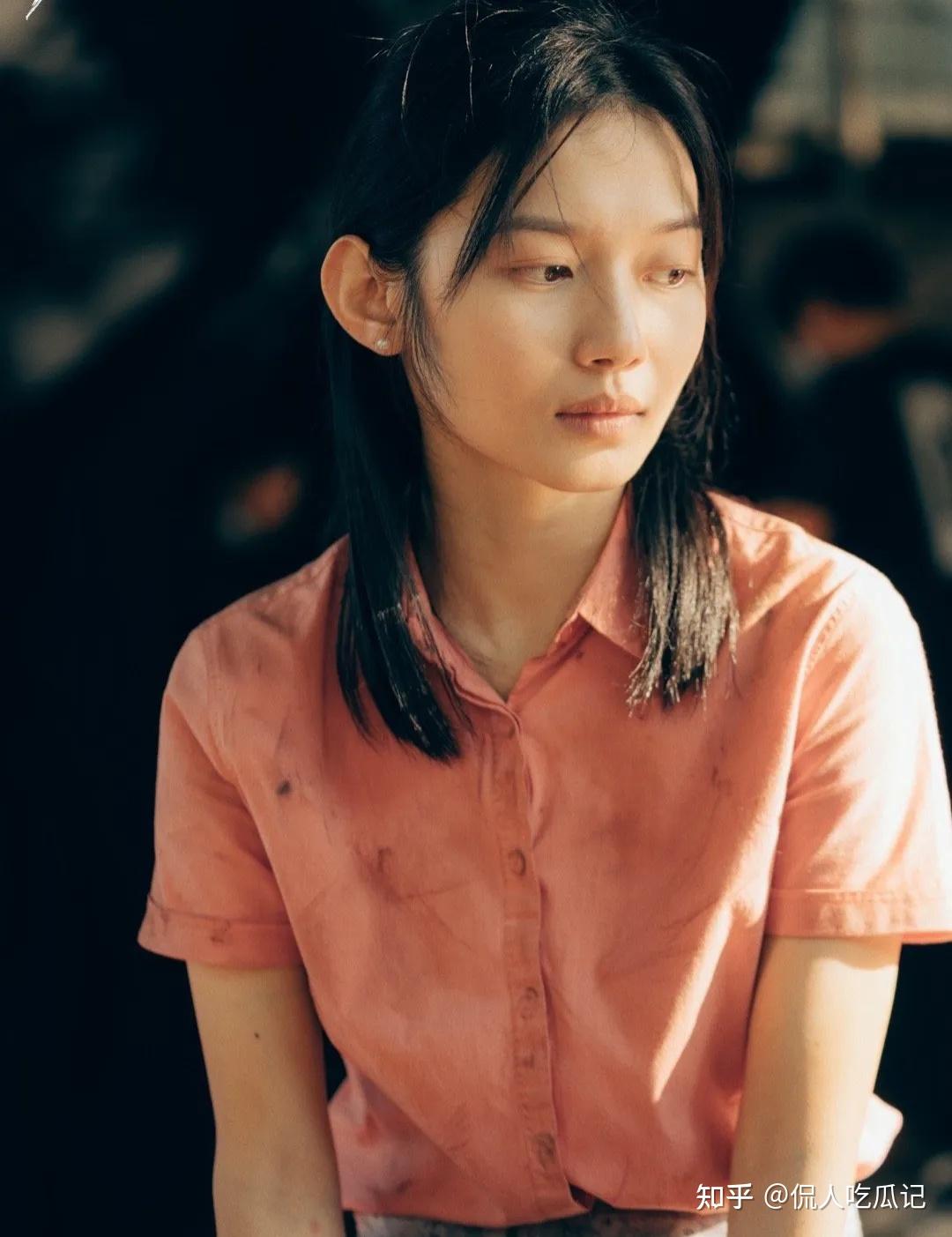 猎冰魏瑾理科高材生也是女团出道长相被嘲却被徐静蕾赏识