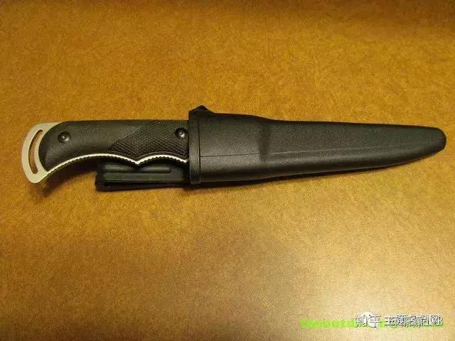 戈博freemanguide生存刀除了刀鞘太操蛋了其他方面都没毛病