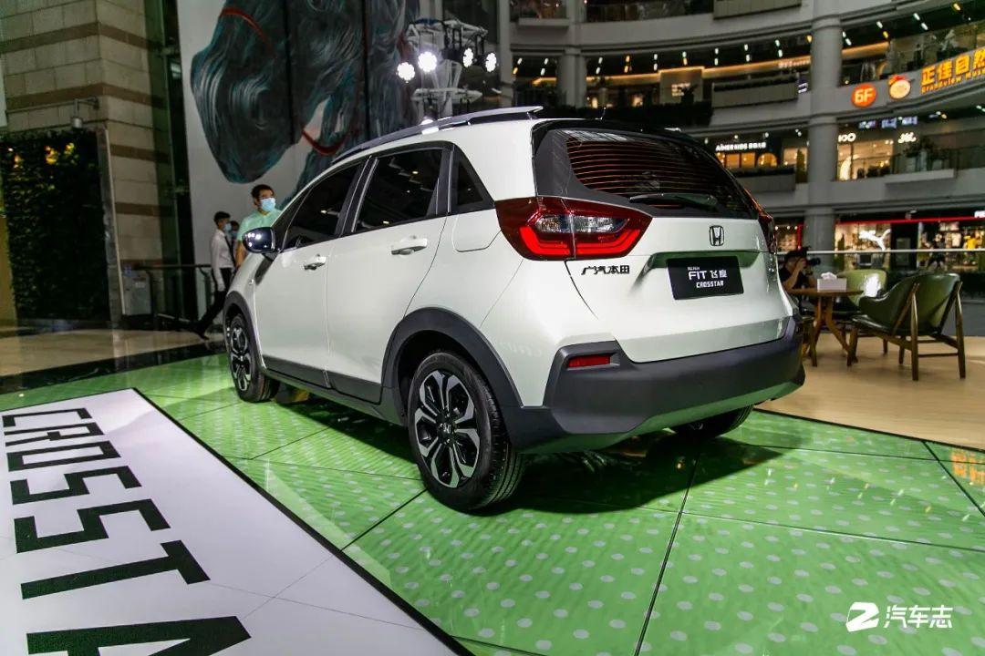 全新飞度实拍丨sport版确认是亲生crosstar版是充话费送的吧