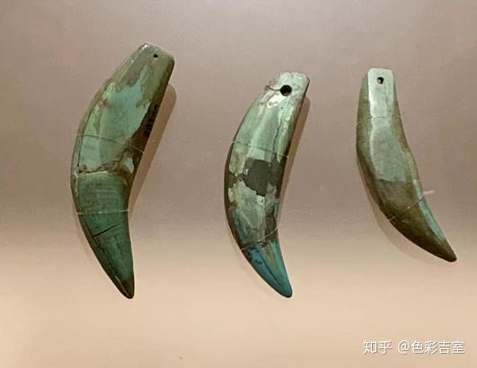 文明社会初期,人们在从事商品交换时,曾以海贝作为原始货币,三星堆