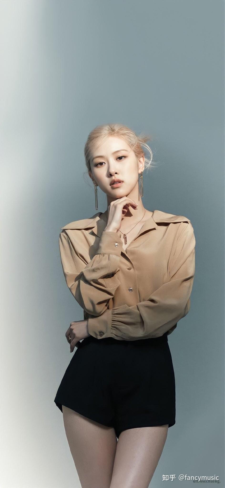 然而,正式名单公布后,参演的竟然是"二手玫瑰",实属有些让人觉得无语