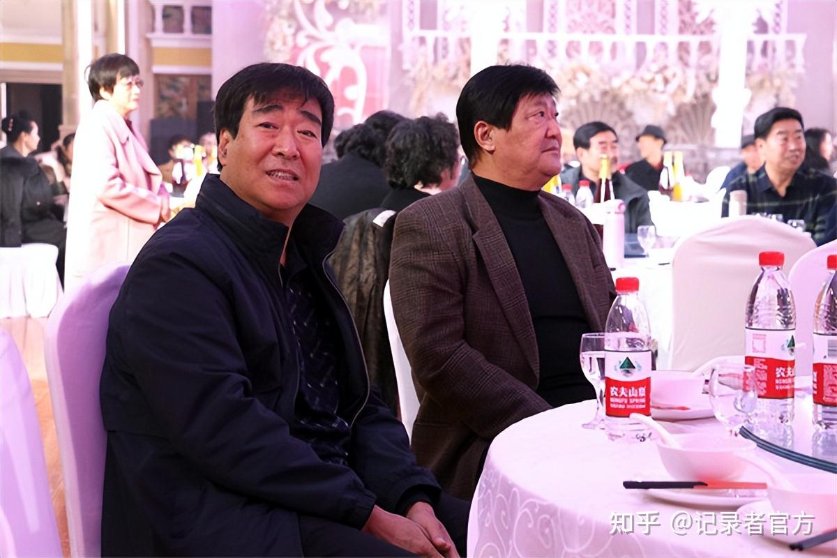 罗景萍,梁文芝,陈兆光,刘文远,宗晓燕,孙阳,岳贵金等书画家向金盛万豪