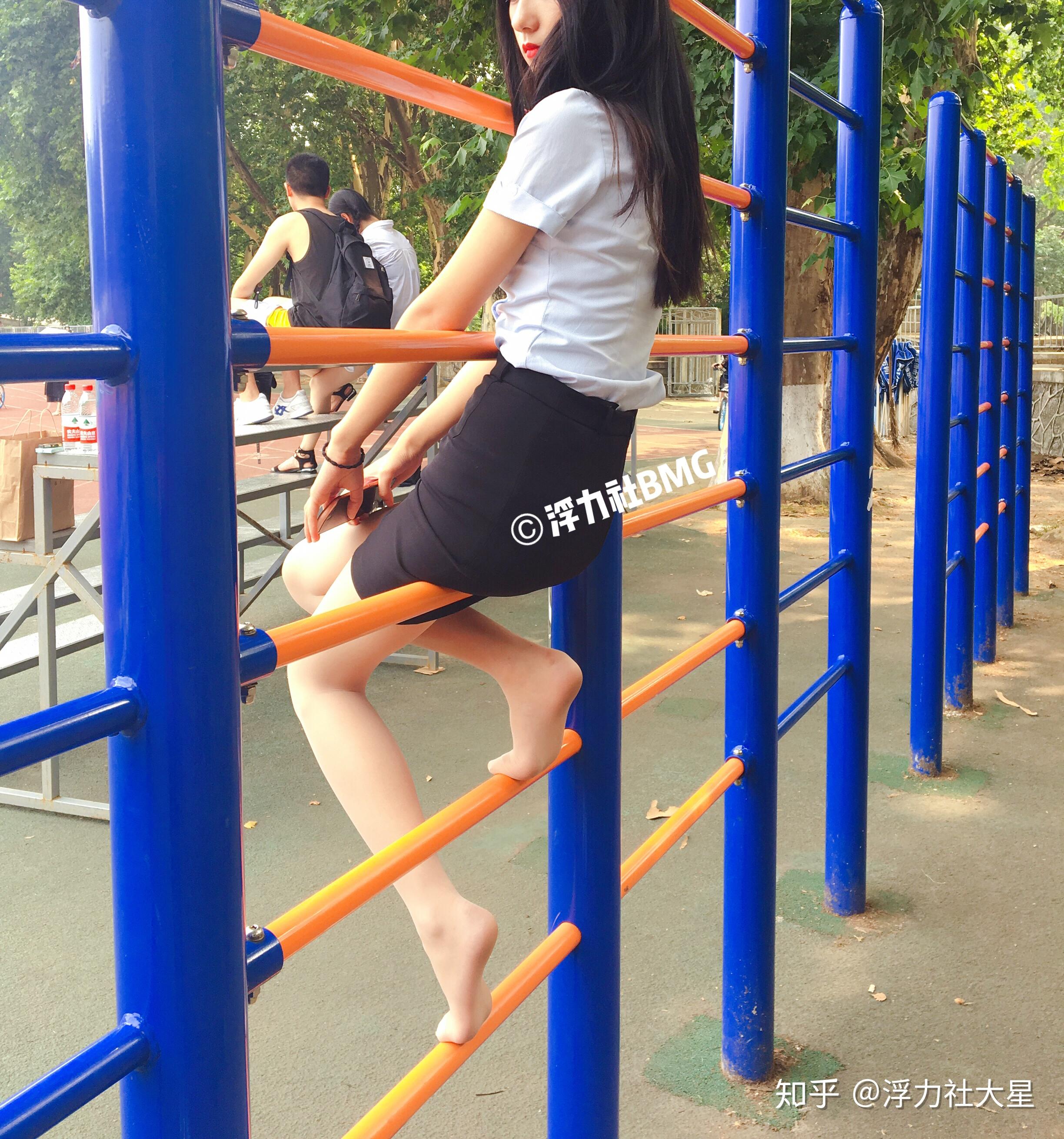 给腿长脚还好看的妹子拍照是怎样的体验