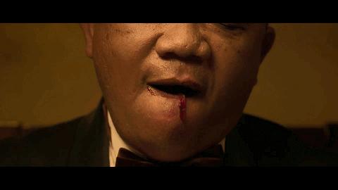 《饥渴游戏》年度期待的R级重口,Netflix又拍了部烂片!