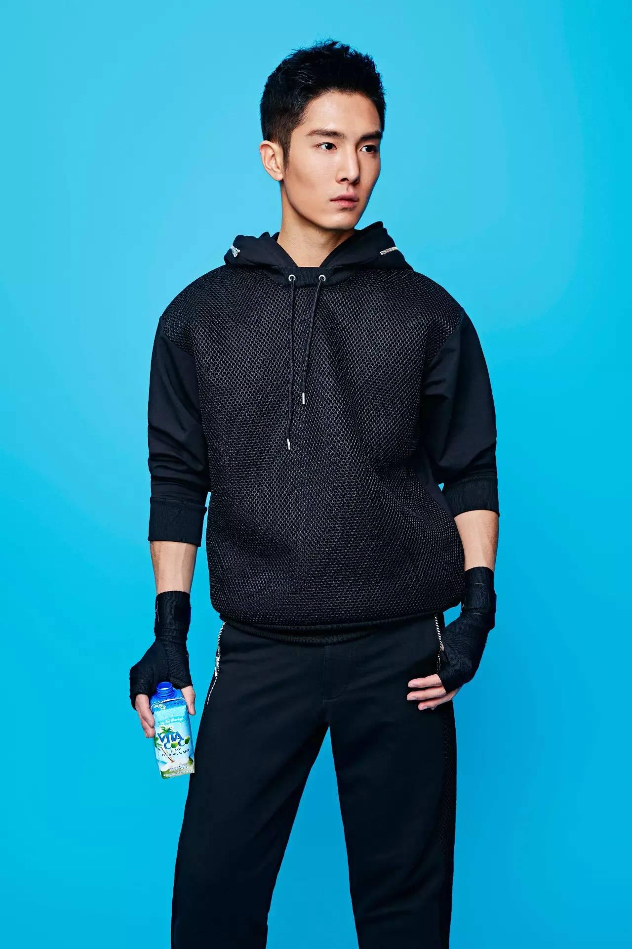 wow舔屏党快来解密太子盛一伦爆赞身材是怎么炼成的