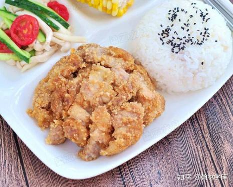 粉蒸肉做饭 v2-aae53d42b6d2aad3fbfb18c5fbdacdbe_r.jpg