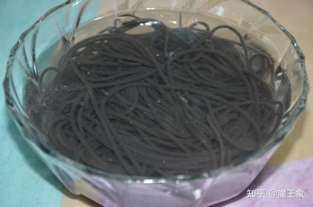 叶妈妈开小灶蕨根粉谁还直接凉拌啊黄瓜在蕨根粉中的妙用也太秀了吧