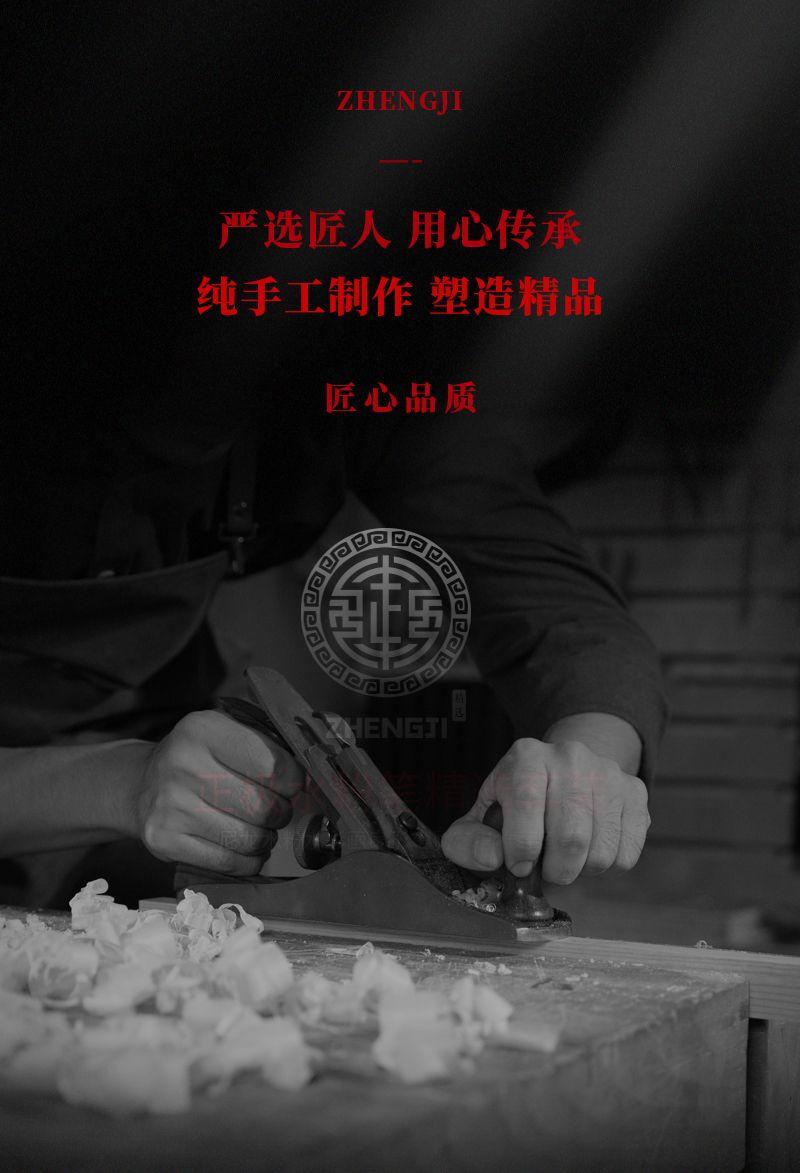 作画中每次洗笔后在桶里敲笔不可太大力,会出现笔杆断裂现象(不然会