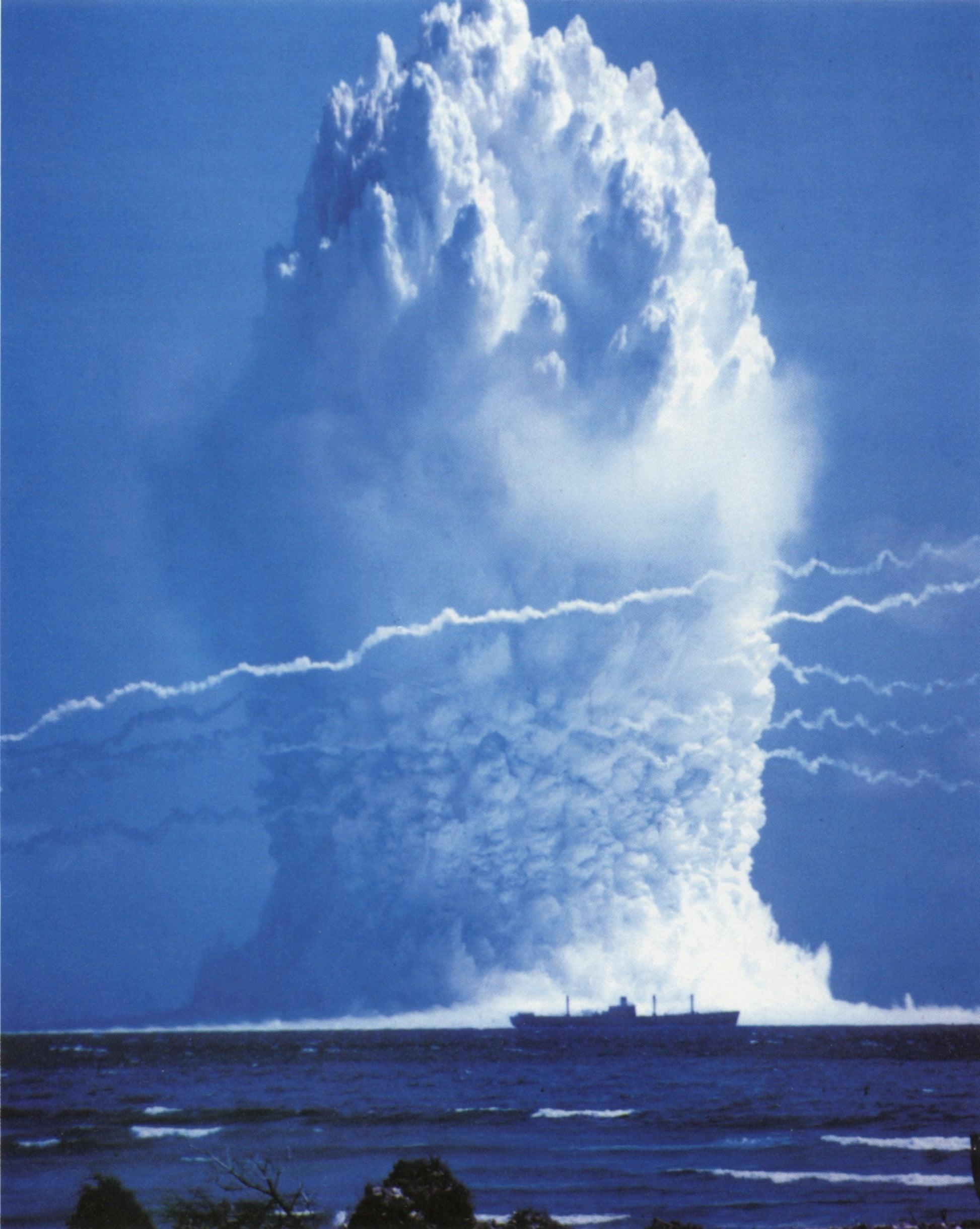 核弹水下爆炸如果按照核弹头的tnt当量来计算,一枚重型鱼雷的500
