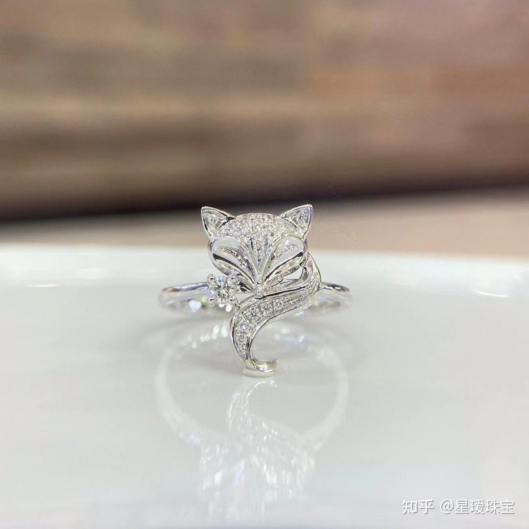 妩媚动人妖娆的小狐狸洁白无瑕18k金钻石狐狸戒指