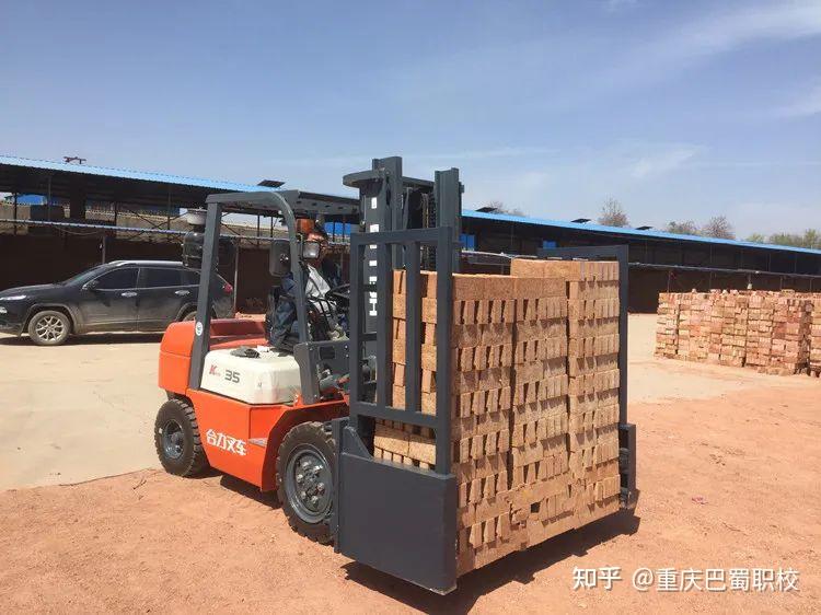 使用叉车装卸作业一定要遵守的准则