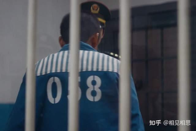 《棋士》大结局:崔业的外套口袋和58号囚服,埋下了什么伏笔 - 知乎