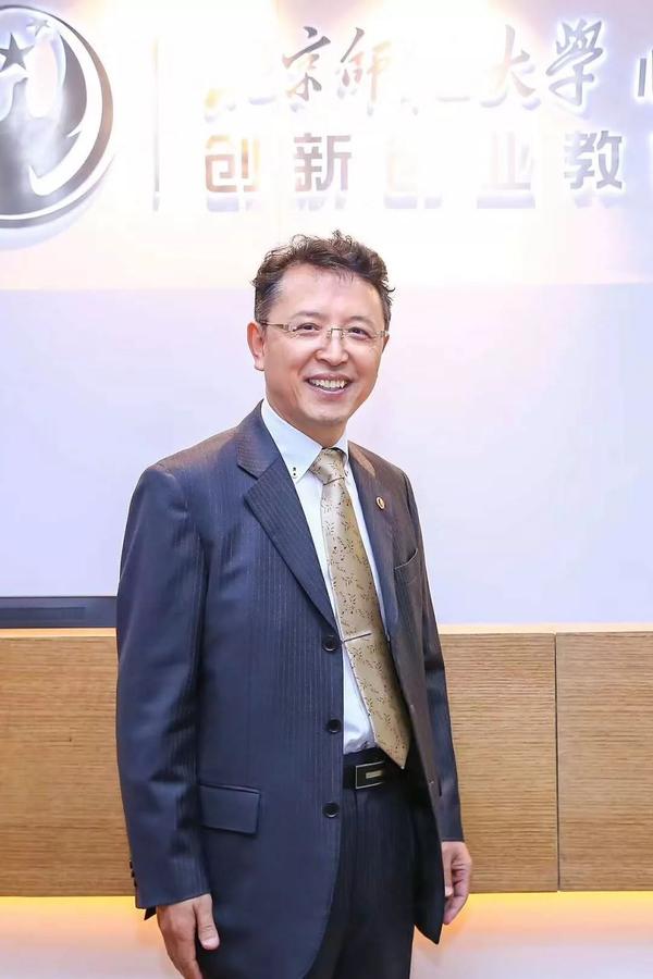 作为心理老师,为什么沙盘是你必备的工具?