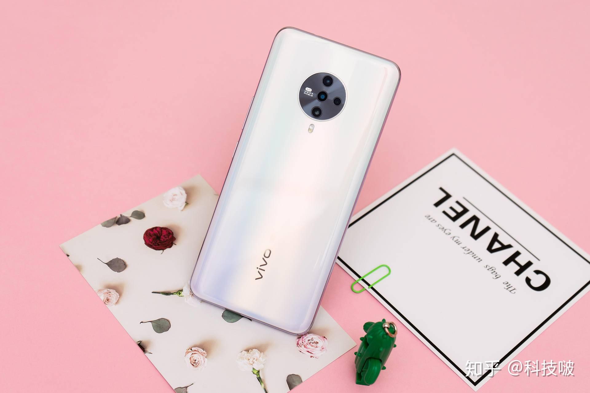 强大的不只是自拍实力天鹅湖配色的vivos6满满少女风