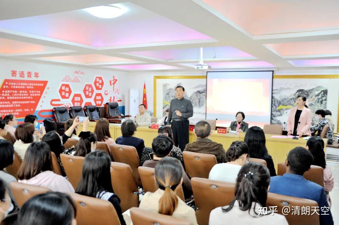 河北外國語學院在創始人孫建忠校長的領導下,20多年篳路藍縷,艱苦創業