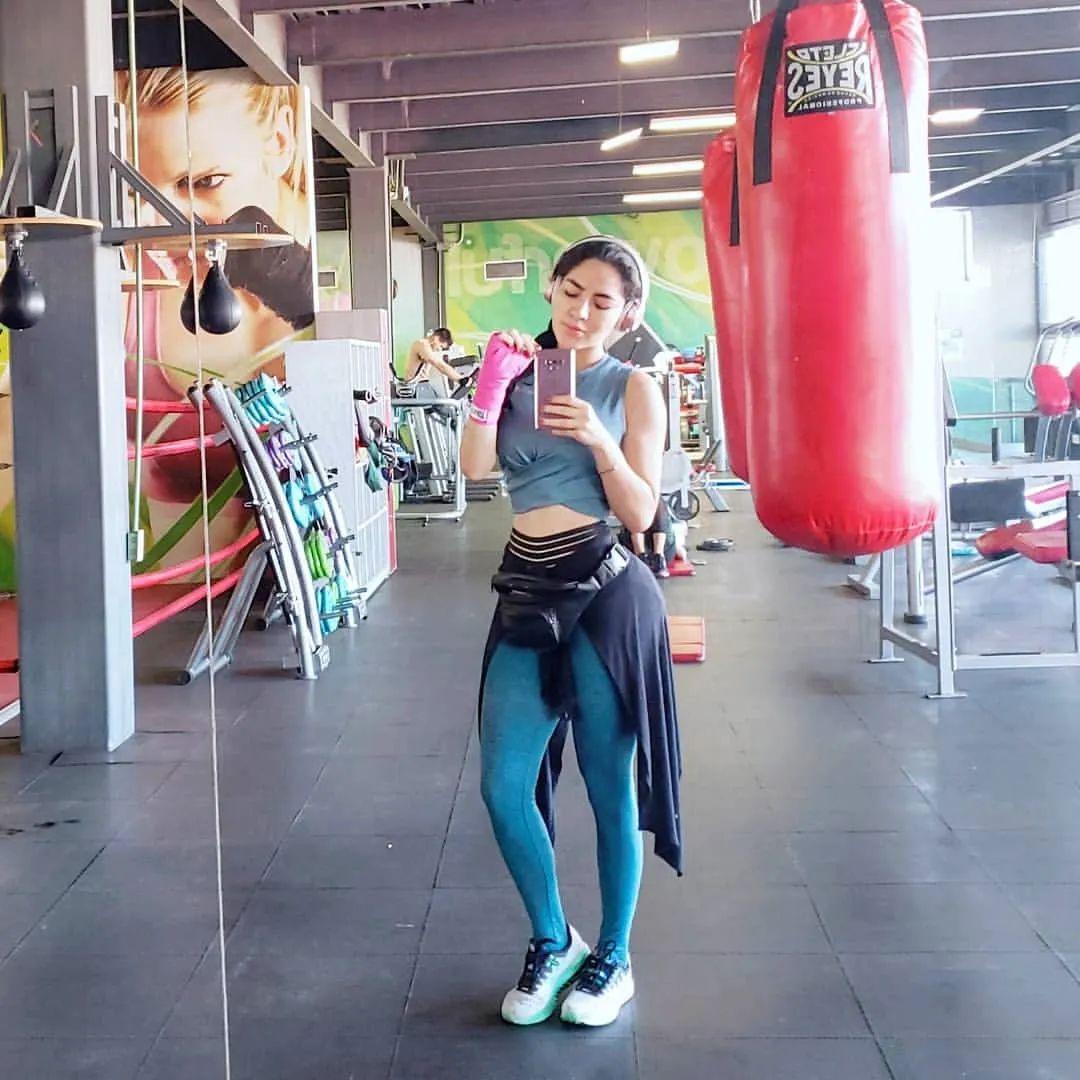 还迎来了事业的高峰不仅是改善了形态在mary这里都说健身能让一个人