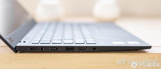 ThinkPad X1 Carbon 2019评测：年度旗舰商务本，无缝漫游十代U - 知乎