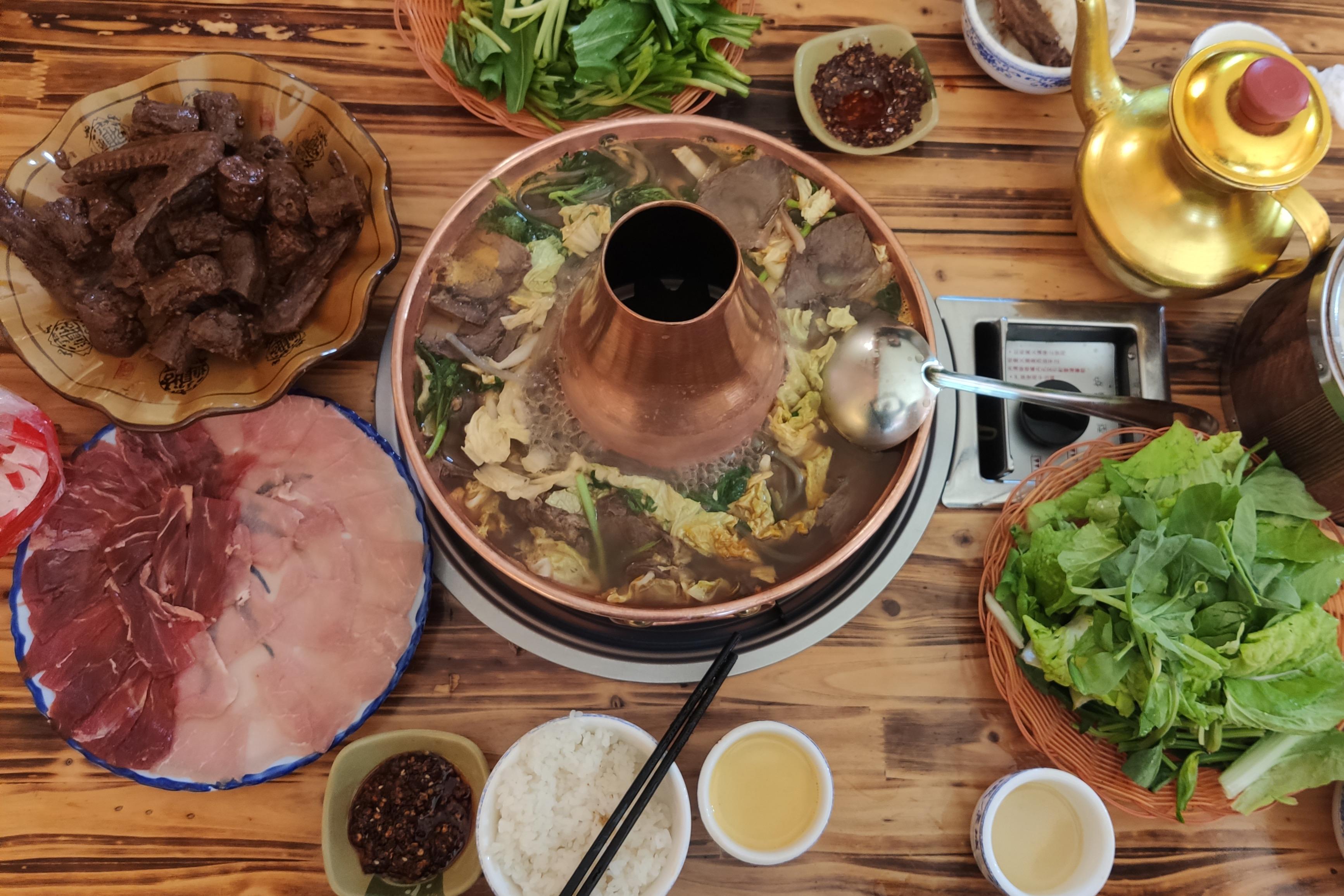 这家老字号特色藏餐就十分美味,就在古城中心位置,很好找.