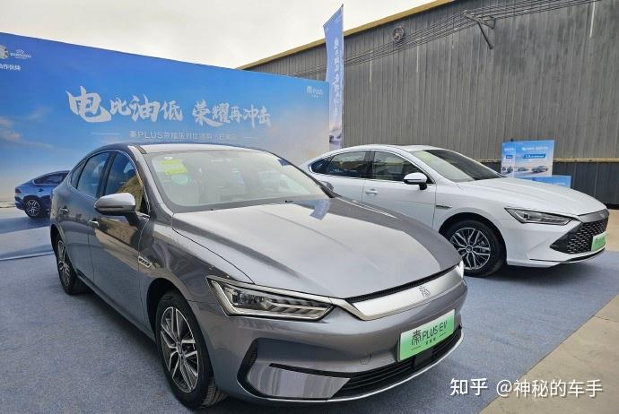 比亚迪的2023一年大赚300亿研发投入超特斯拉112亿