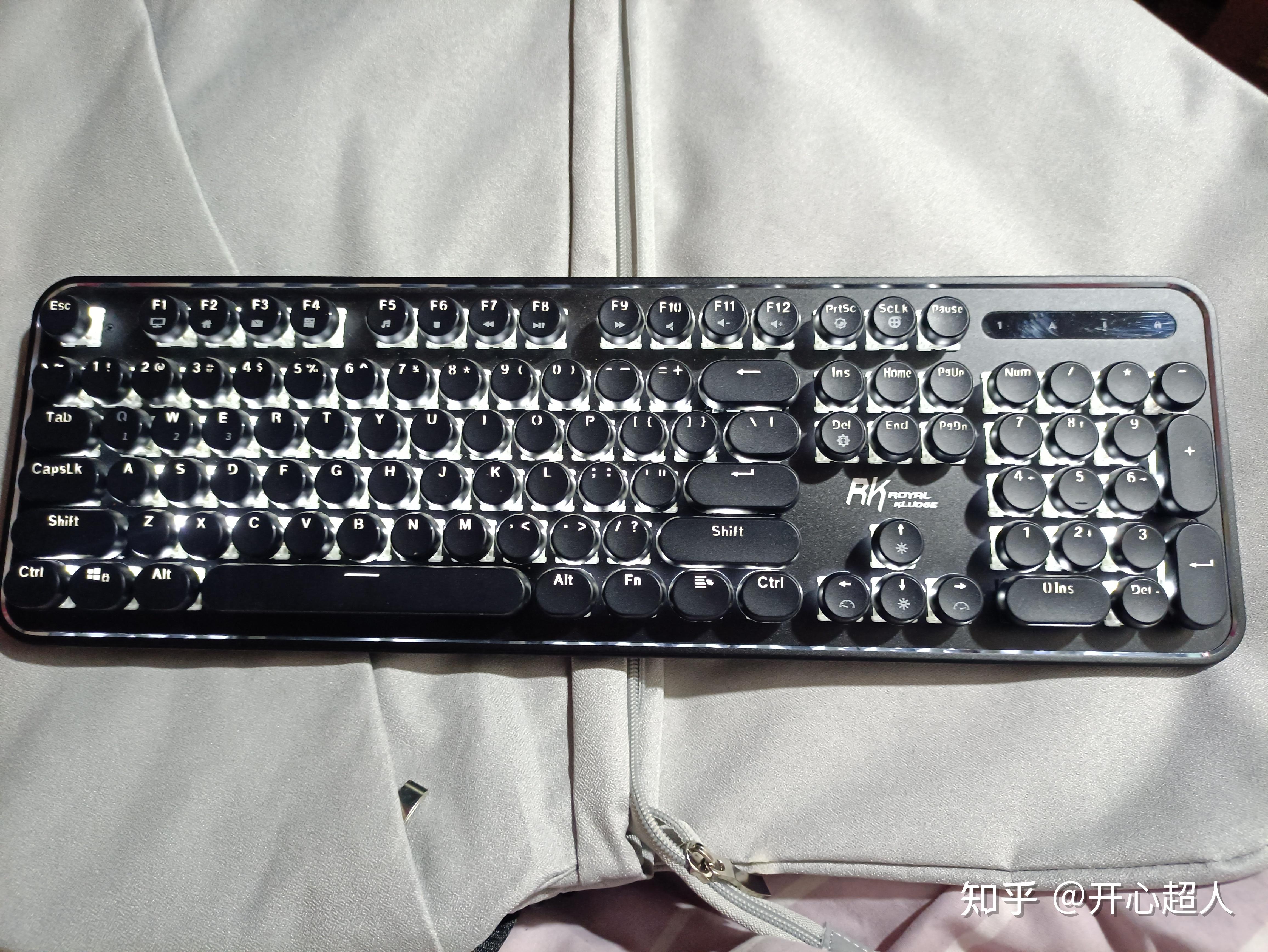外设评测丨学生党福利键盘游戏机械键盘开箱评测rk960圆点键盘机械