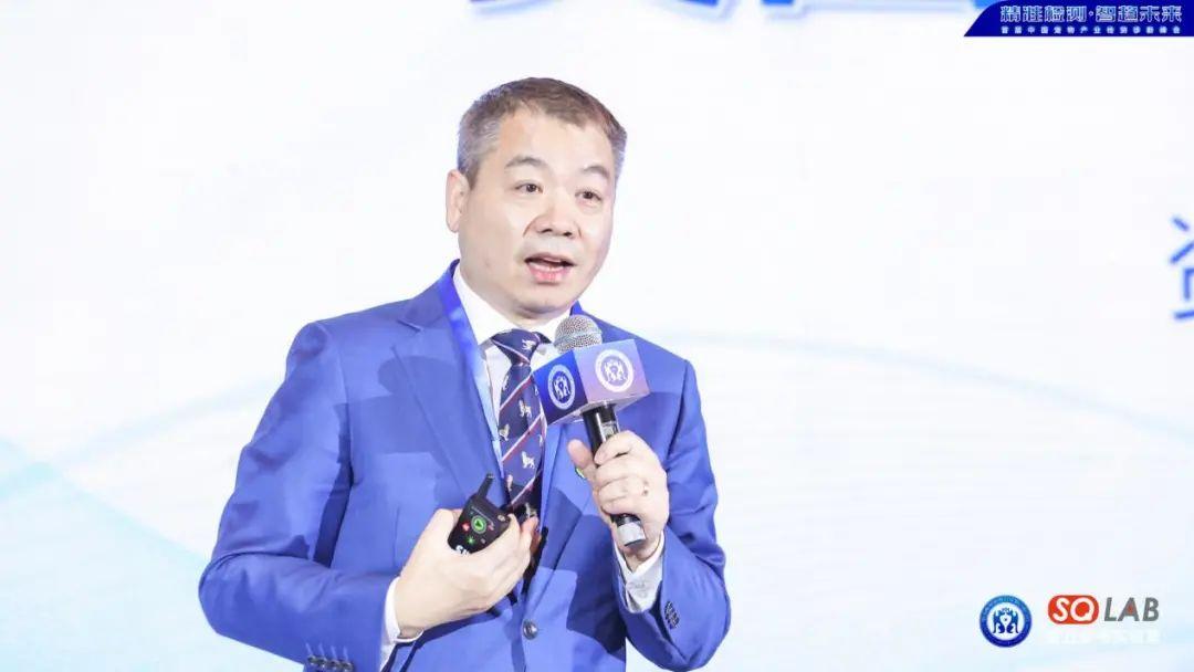 北京小动物诊疗协会秘书长,新瑞鹏宠物医疗集团副董事长刘朗博士为
