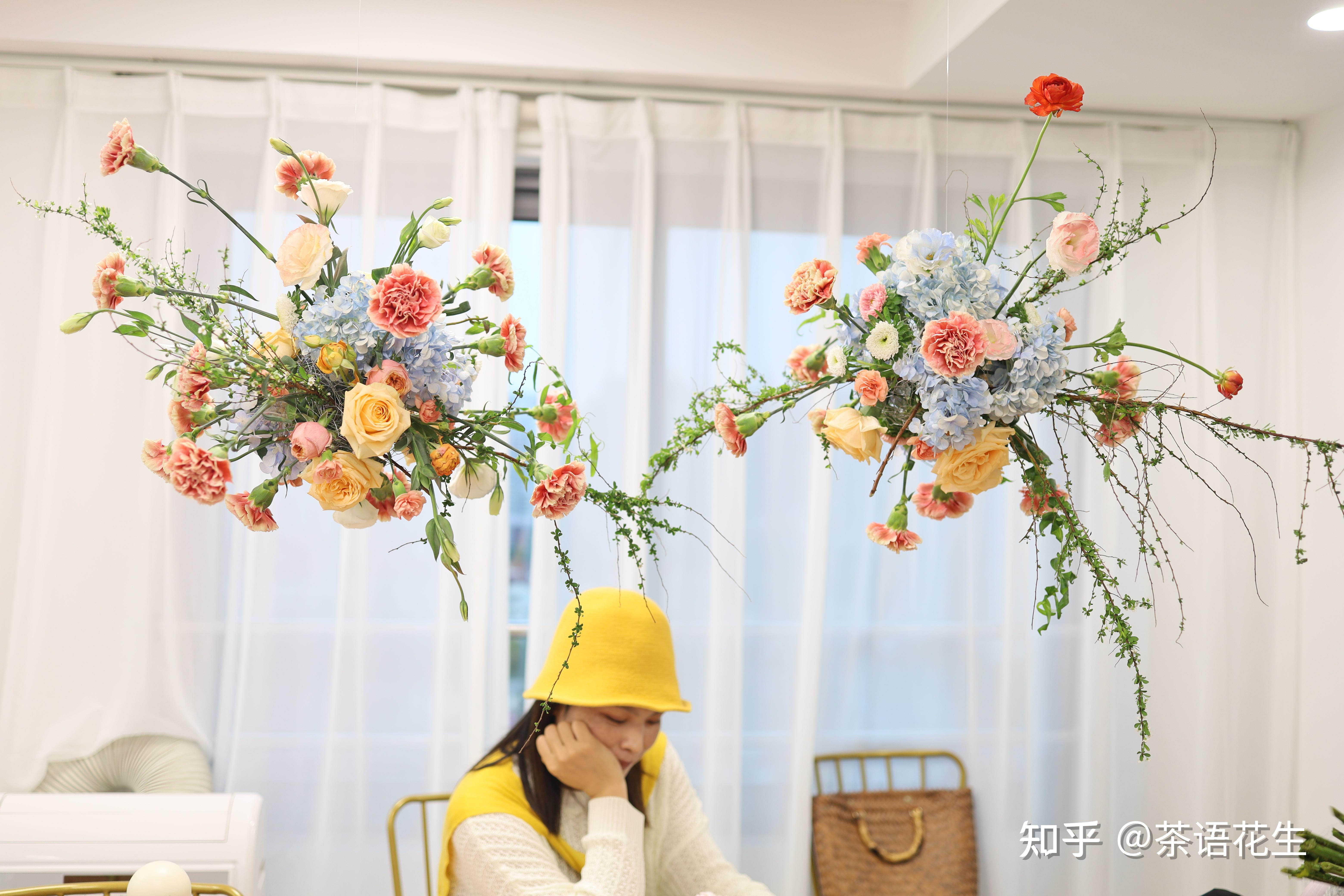 花艺师插花培训班送花的礼仪和技巧