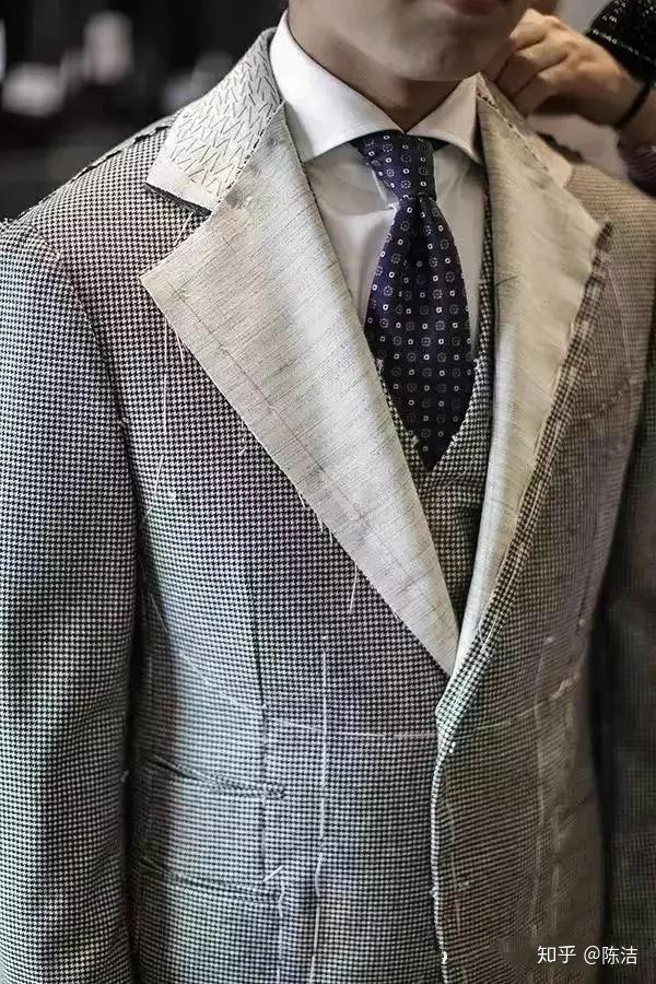 纯手工西服和成衣西服的细节