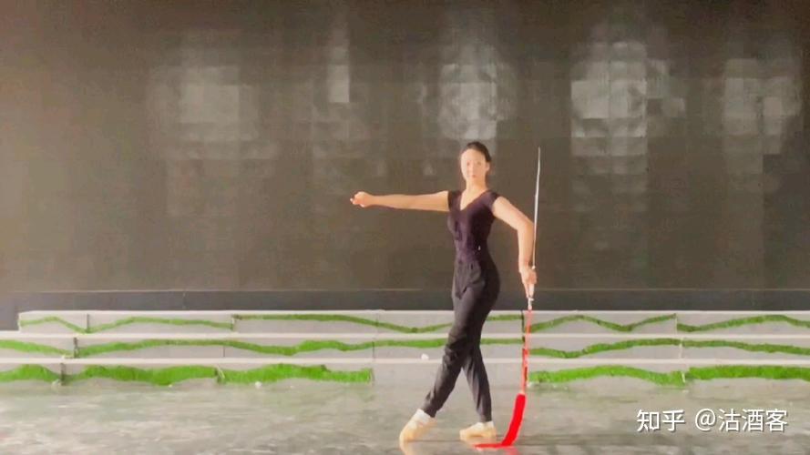 中国古典舞中长穗剑舞的穗法研究:历史传承与技艺探索 - 知乎